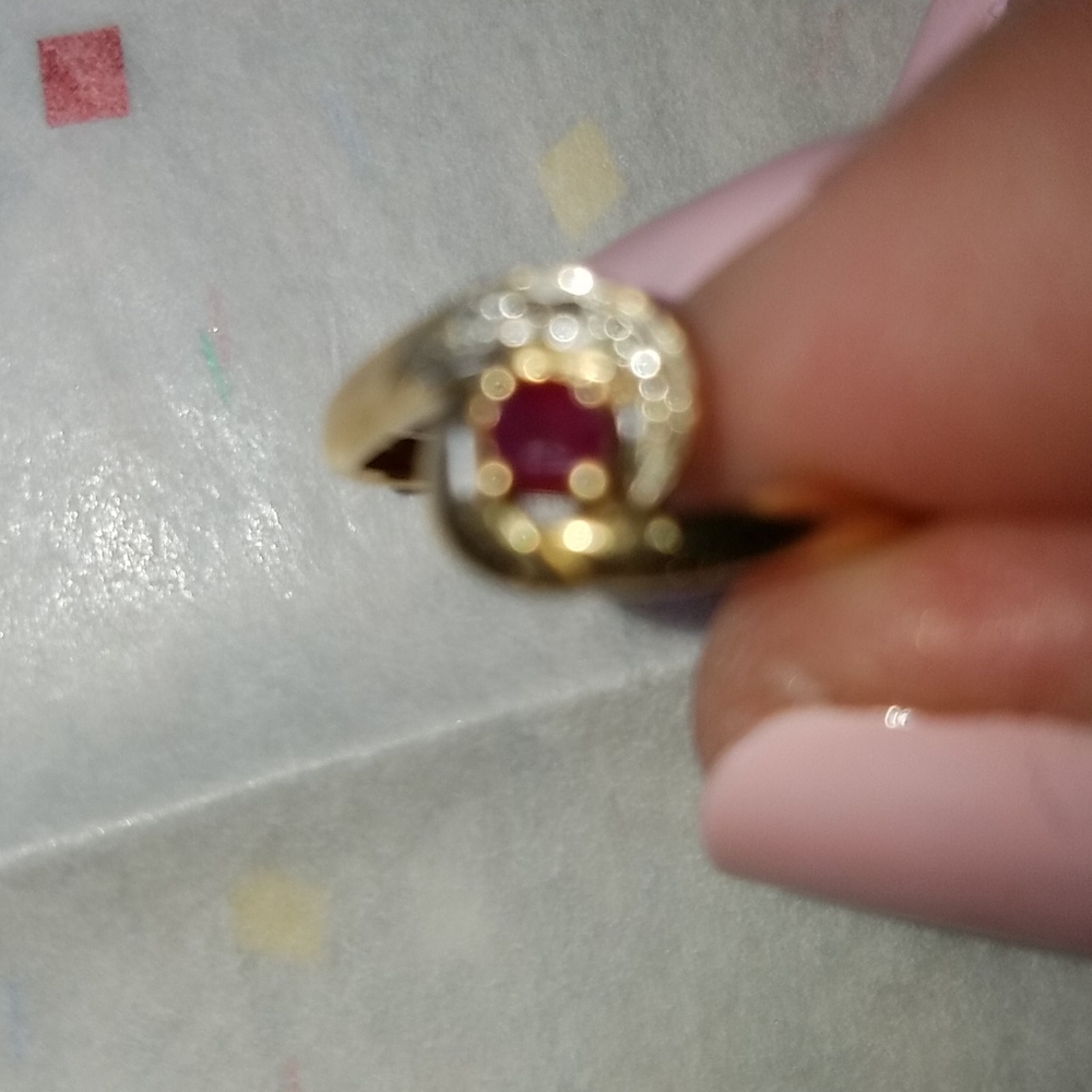 14K GOLD RUBY AND DIAMOND RING - Picture 5 of 5